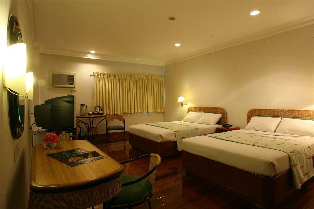 The Legend Palawan Hotel Puerto Princesa Luaran gambar