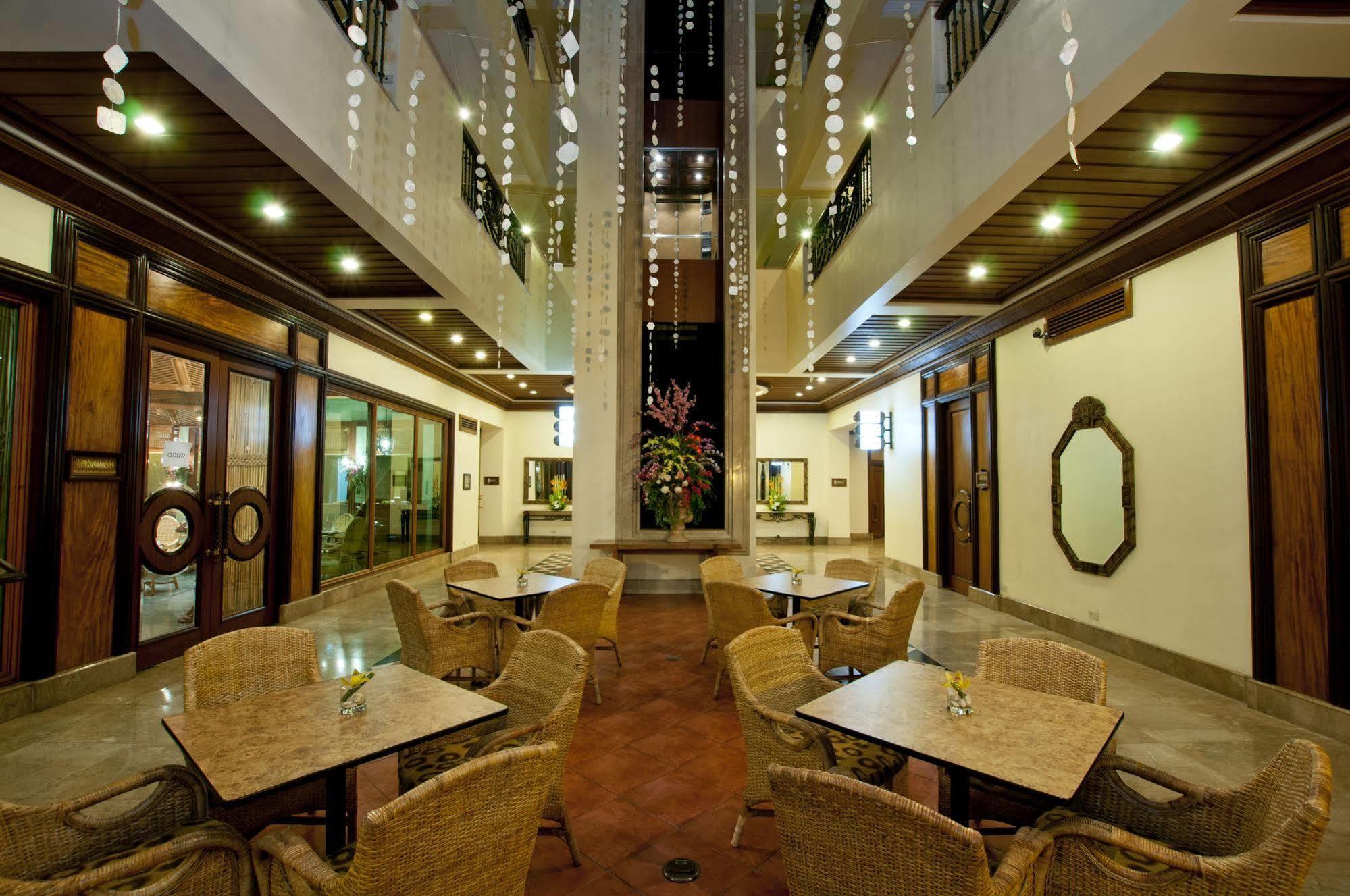 The Legend Palawan Hotel Puerto Princesa Luaran gambar