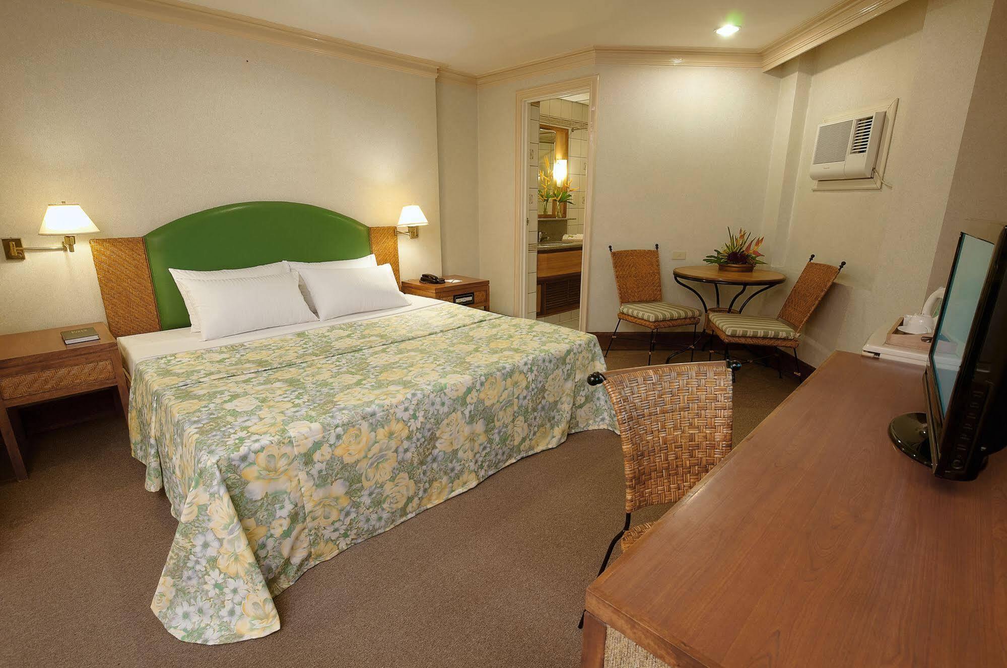 The Legend Palawan Hotel Puerto Princesa Luaran gambar